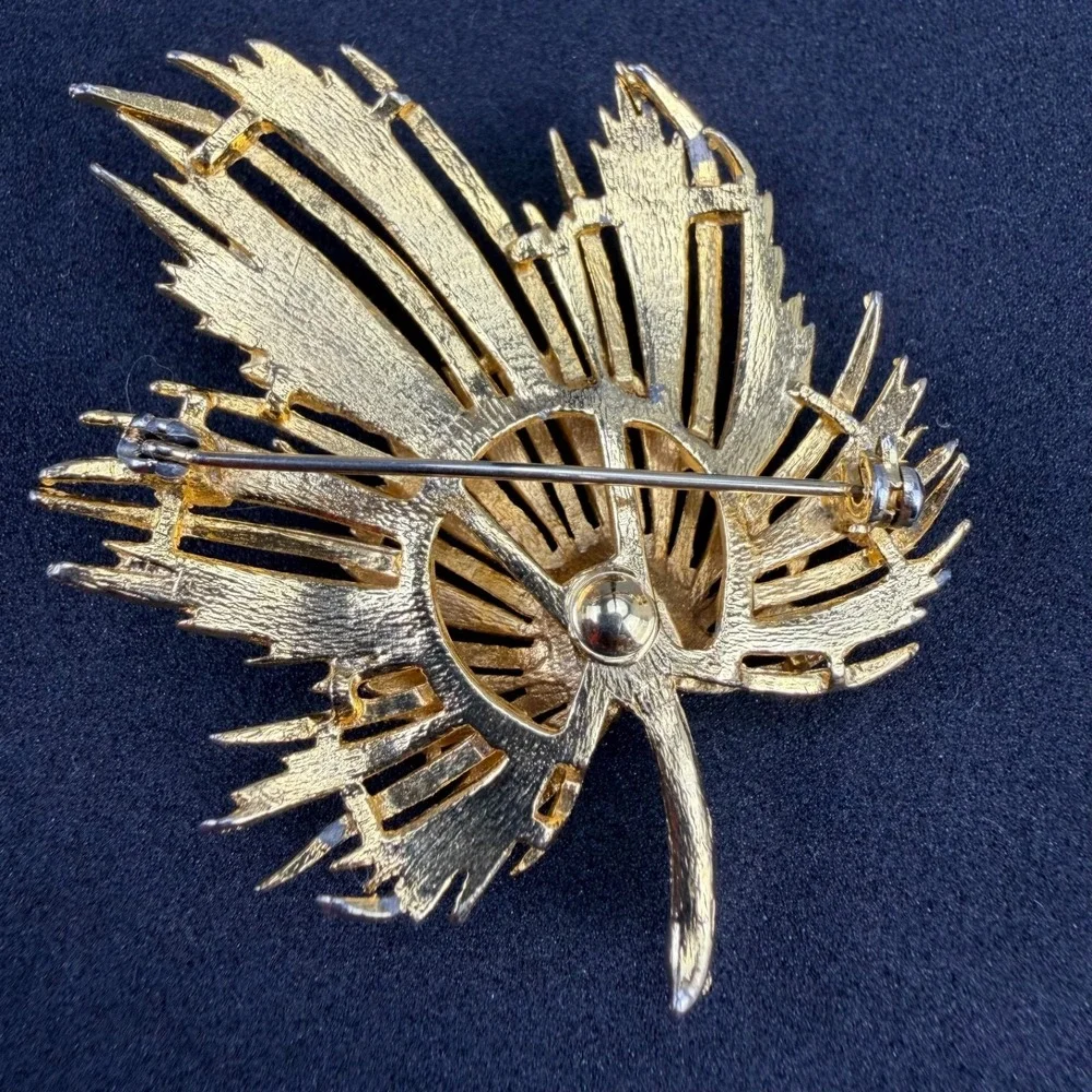 Vintage Gold Tone Textured Maple Leaf Brooch Pin Openwork Nature Fall 2